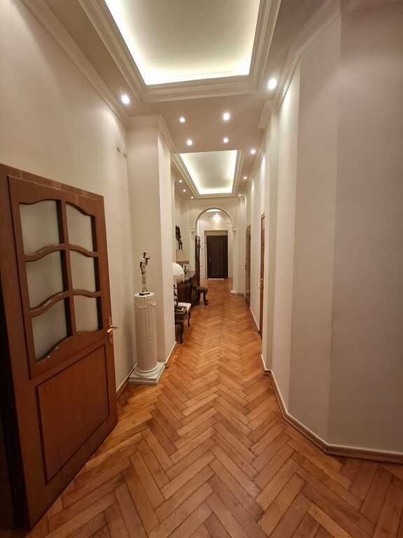 Satılır 6 otaqlı köhnə tikili 200 m² — Mənzil, Bakı (4)
