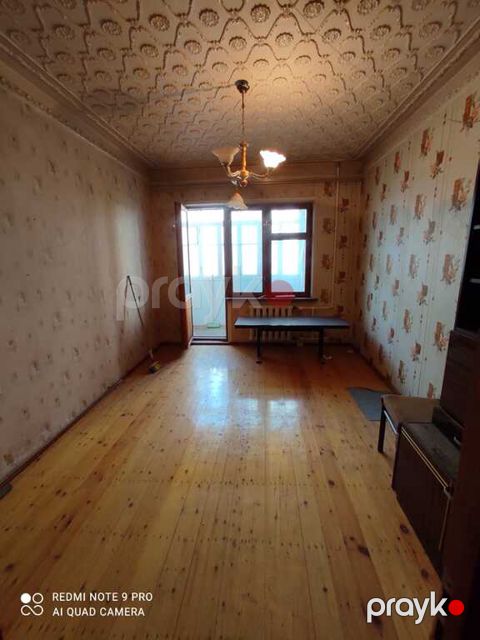 Satılır 2 otaqlı köhnə tikili 65 m²