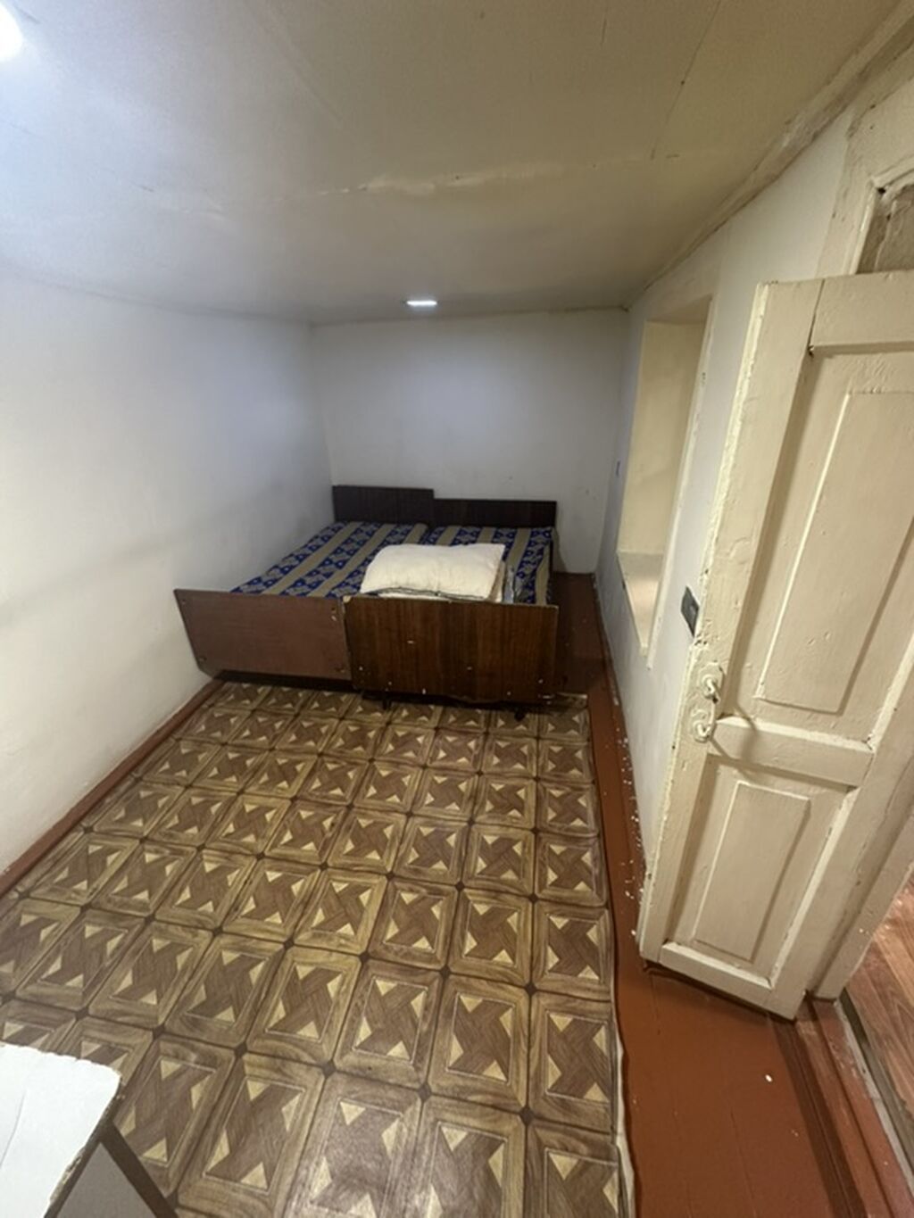 Yasamalda Insaatcilar metrosunun yaninda heyet evi kiraye verilir — Mənzil, Bakı (4)