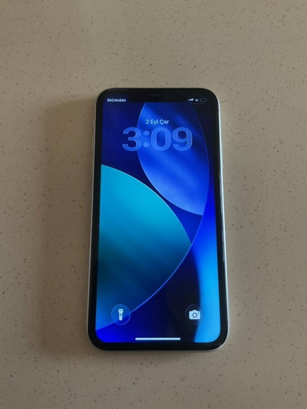 IPhone 11, Ağ, Qırıq — Apple iPhone, Bakı (2)