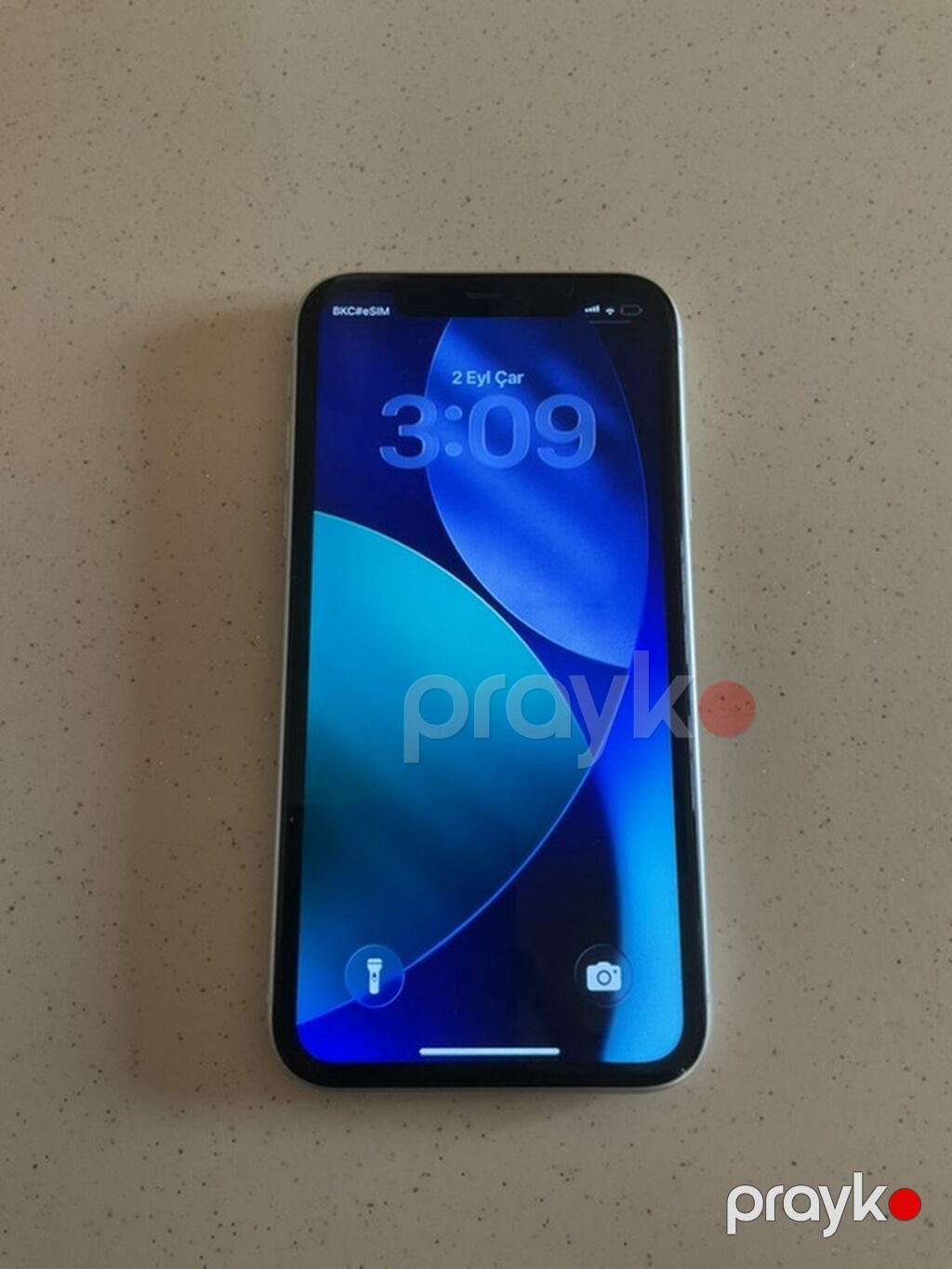 Apple iPhone 11, Ağ, Arxa Qırıq — Apple iPhone, Bakı (2)