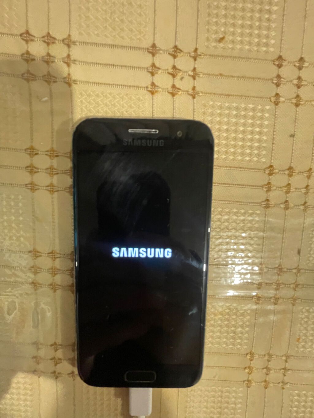 Samsung Galaxy A3 2017, 16 GB, Barmaq izi, İki sim kartlı — Samsung, Bakı (4)