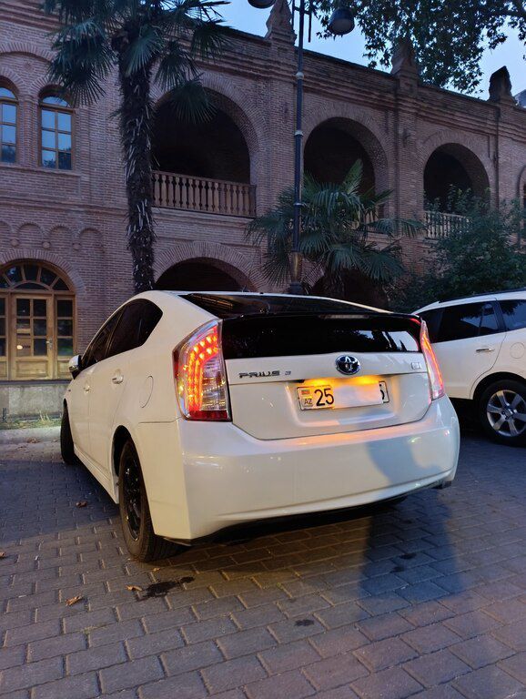 Toyota Prius, 1.8 L, 1.3 kWh, 2012 il, 317 041 km — Avtomobillər, Gəncə (7)