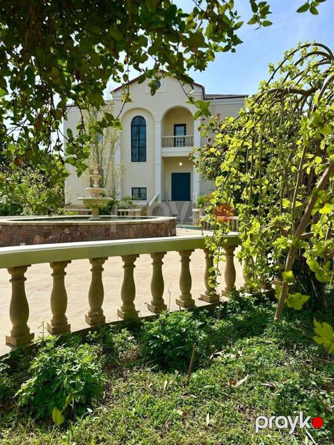 İcarəyə verilir 6 otaqlı həyət evi/bağ evi 420 m²