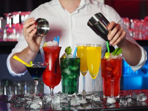 Barmen tələb olunur — Bakı