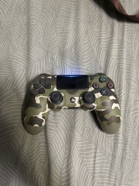 Джойстик от PS4 — Gaming consoles
