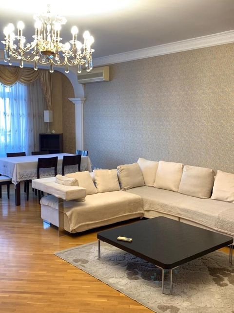 İcarəyə verilir 3 otaqlı yeni tikili 150 m² — Bakı