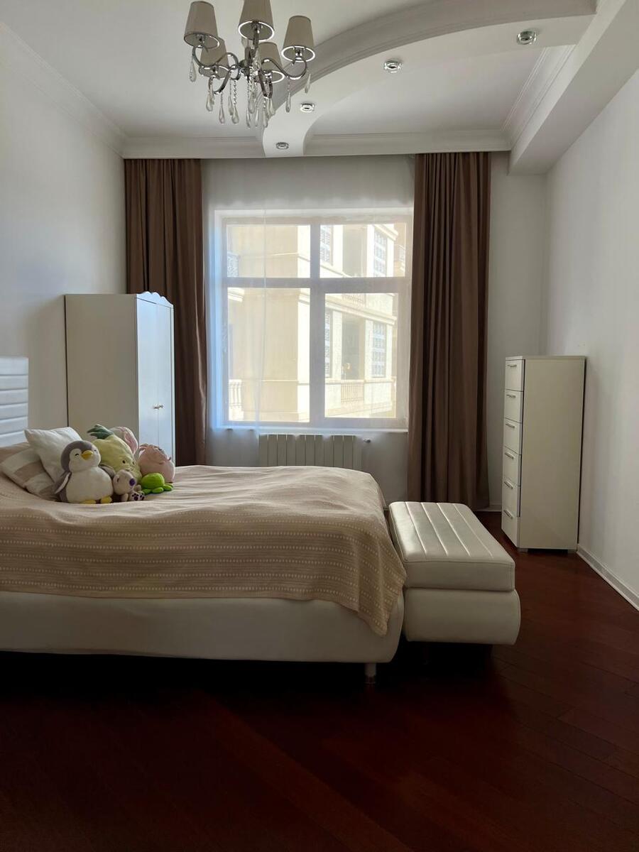 Satılır 4 otaqlı yeni tikili 141 m² — Mənzil, Bakı (11)