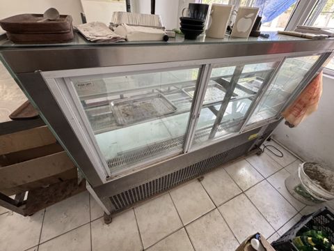 Soyuducu vitrini – restoran, kafe, şirniyyat və fast‑food obyektləri — Sumqayıt