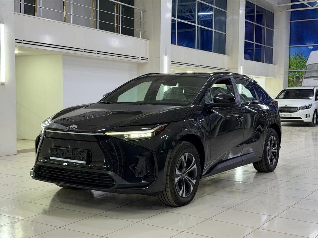 Toyota bZ4X, 71.4 kWh, 2023 il, yeni — Avtomobillər, Bakı (2)