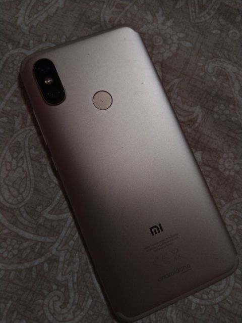 Xiaomi Mi A2, 128 GB, rəng - Qızılı, Barmaq izi — Bakı