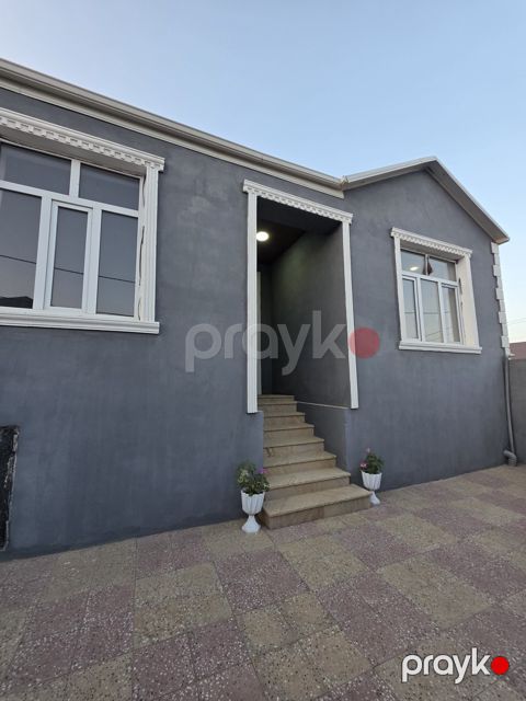 Satılır 4 otaqlı həyət evi/bağ evi 100 m²