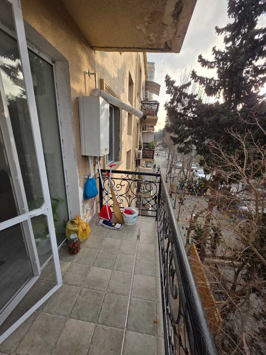 Satılır 1 otaqlı köhnə tikili 40 m² — Mənzil, Bakı (11)