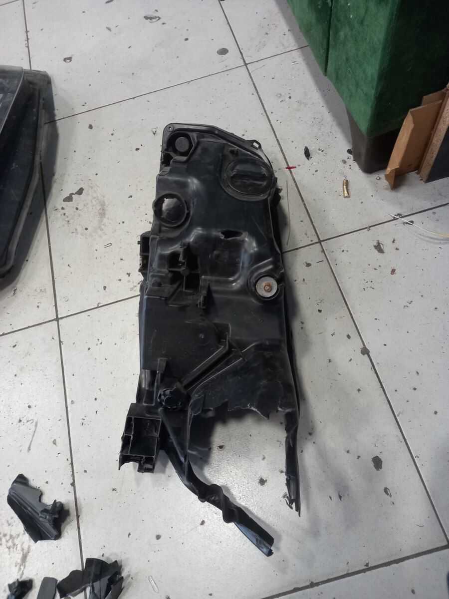 "Honda İnsight" fara şüşəsi təmiri — Xidmətlər, Bakı (2)