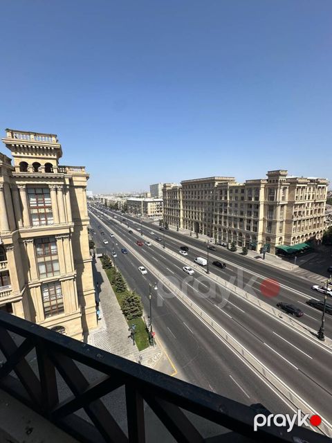 İcarəyə verilir 5 otaqlı yeni tikili 235 m²