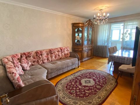 Satılır 4 otaqlı köhnə tikili 80 m² — Bakı
