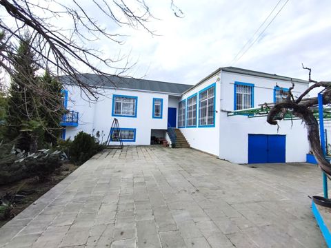 Satılır 6 otaqlı həyət evi/bağ evi 300 m² — Bakı