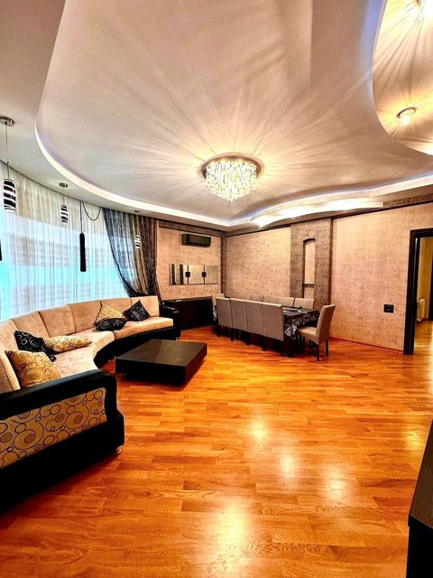 Satılır 3 otaqlı yeni tikili 150.5 m² — Bakı