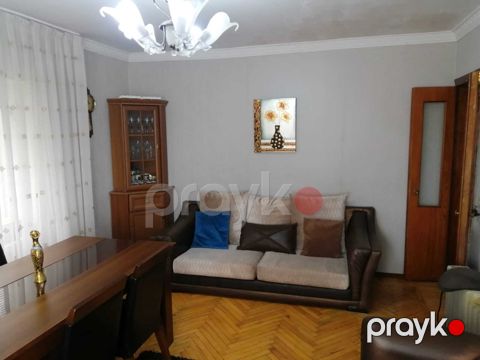 Satılır 3 otaqlı köhnə tikili 80 m²