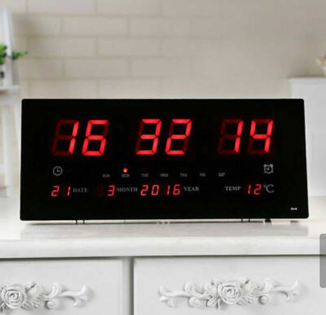 Elektron divar saatları — Heykəlciklər və fiqurlar, Bakı (4)