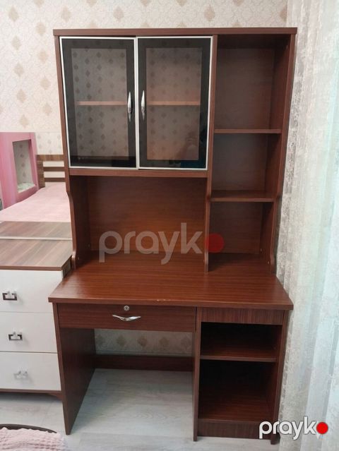 Düz masa, Stulsuz, Polkalı, Siyirməli, Teksturalı laminat — Bakı