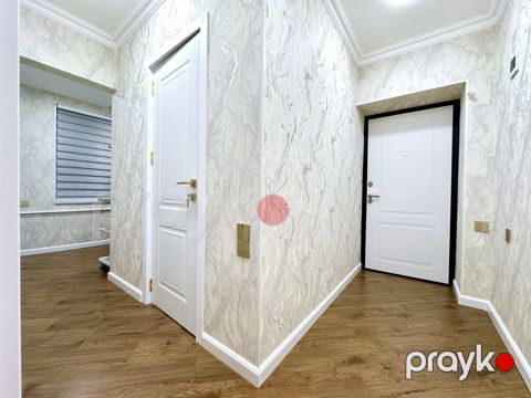 Satılır 2 otaqlı köhnə tikili 65 m²