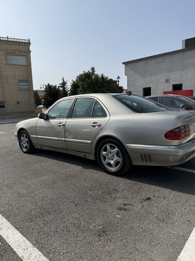 Mercedes E 320 4MATIC, 3.2 L, 1996 il, 300 000 km — Avtomobillər, Bakı (4)