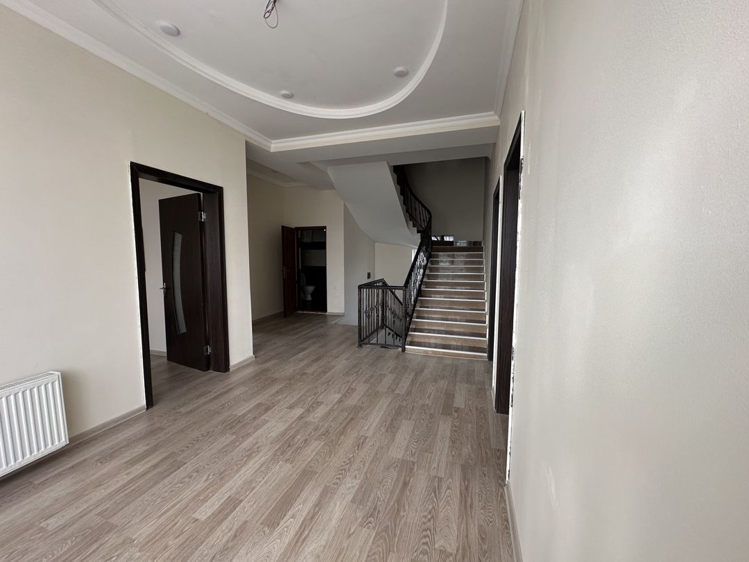 Satılır 5 otaqlı həyət evi/bağ evi 200 m² — Ev, villa, Bakı (8)