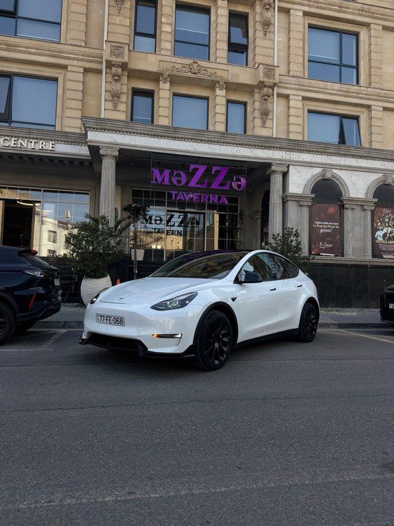 Tesla Model Y, 75 kWh, 2022 il, 130 000 km — Avtomobillər, Bakı
