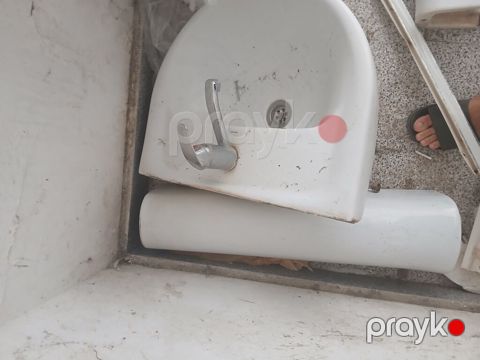 Divara bərkidilən keramik əl-üz yuma lavabosu - Komplekt: lavabo — Qobu