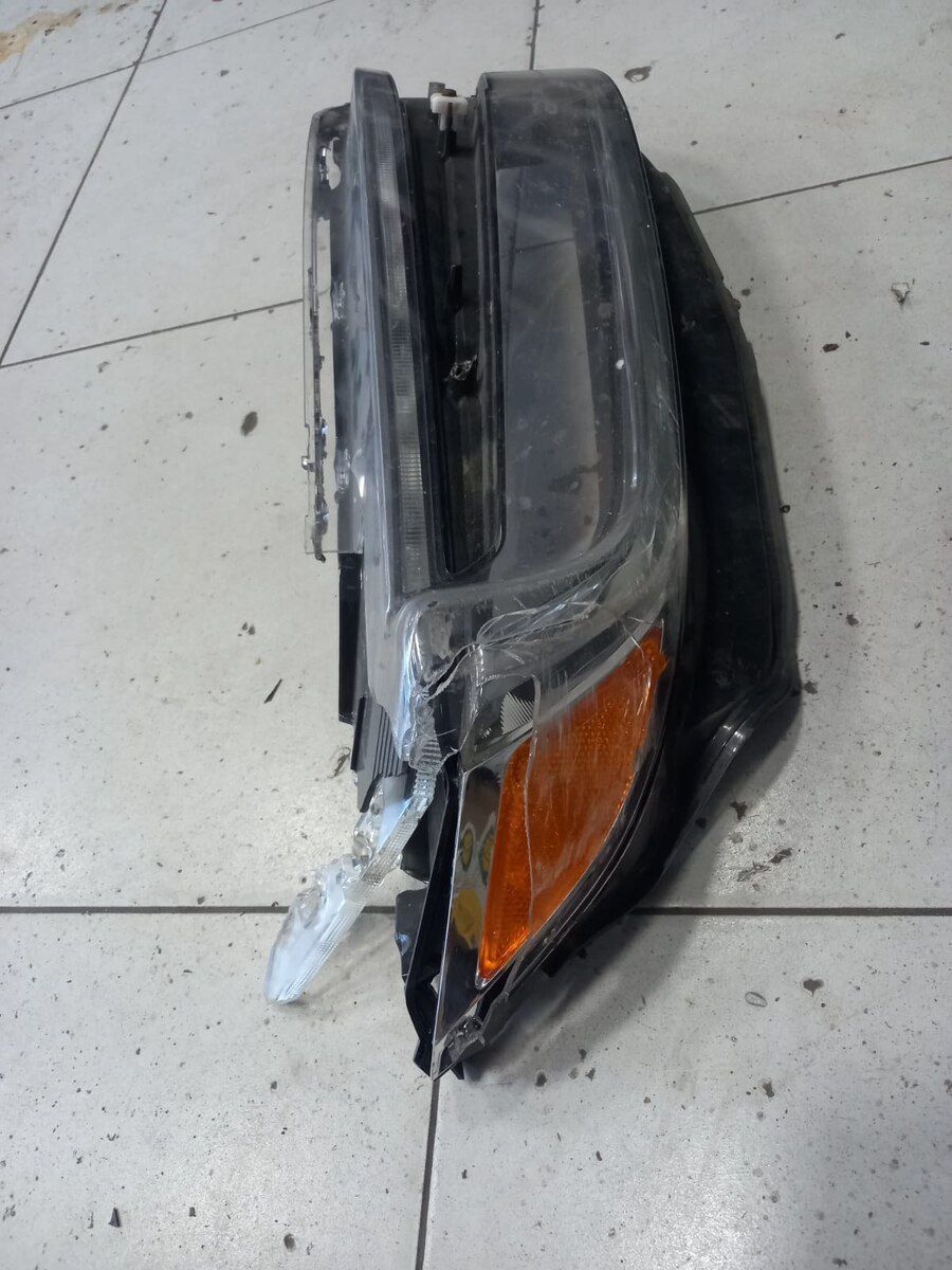 "Honda İnsight" fara şüşəsi təmiri — Xidmətlər, Bakı