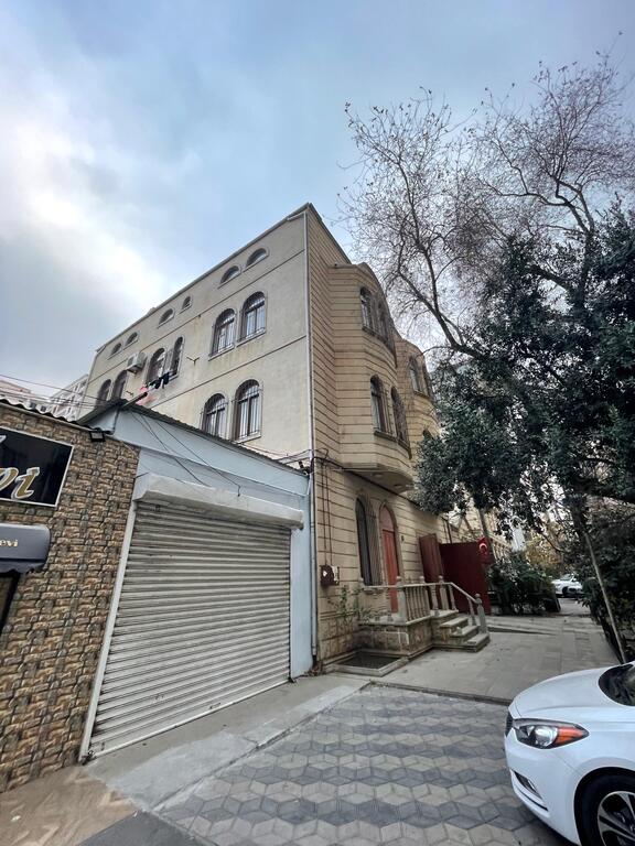 Satılır 12 otaqlı həyət evi/bağ evi 1060 m² — Ev, villa, Bakı (2)