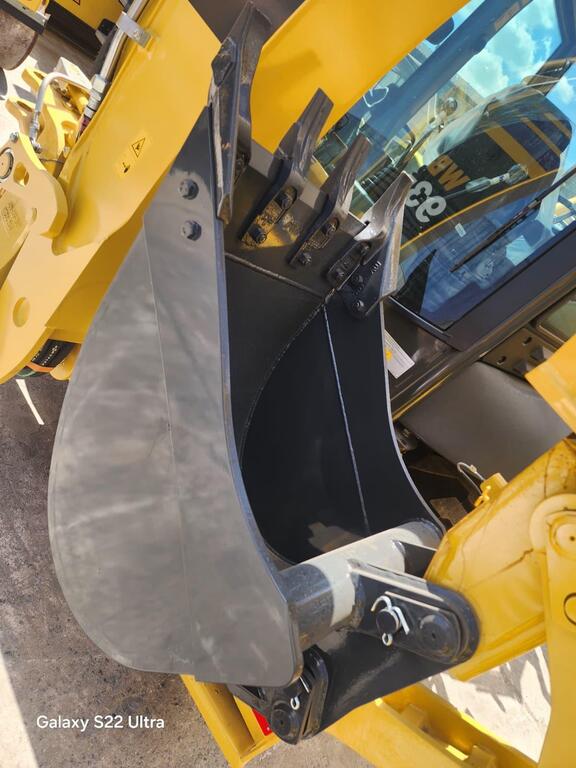 Ekskavator "Komatsu WB93R-5" — İnşaat texnikası, Bakı (5)