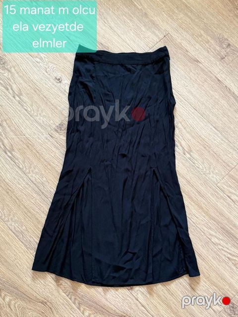 Qara ətək - Ölçü: M - Model: Dizə yaxın uzunluqda, yüngül açılan — Bakı