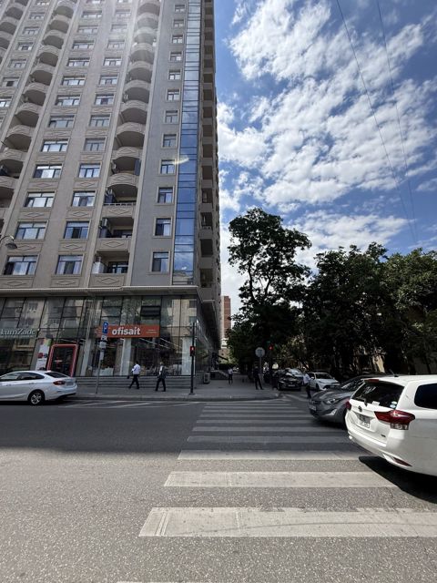 Satılır obyekt 67 m² — Bakı