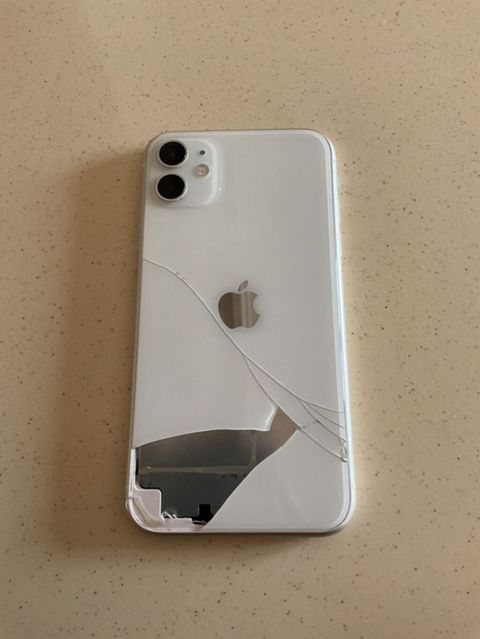IPhone 11, Ağ, Qırıq — Bakı