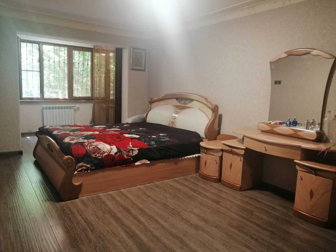 Satılır 4 otaqlı köhnə tikili 100 m² — Mənzil, Bakı (2)