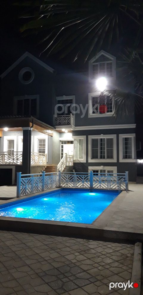 Satılır 5 otaqlı həyət evi/bağ evi 430 m²