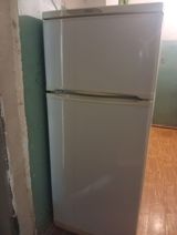 İki qapılı soyuducu - Üst hissədə dondurucu bölmə, alt hissədə əsas — Aylin — Refrigerators