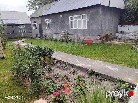 Satılır 4 otaqlı həyət evi/bağ evi 145 m²