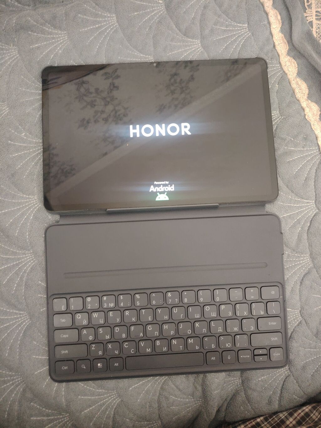 Honor planşet + maqnitli klaviatura-kobrulu set - Brend: Honor — Digər planşetlər, Ucar (4)
