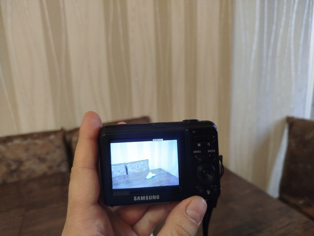 Samsung ES9 rəqəmsal fotoaparat - Rəng: qara, kompakt gövdə, bilək — Fotoaparat, Bakı (3)