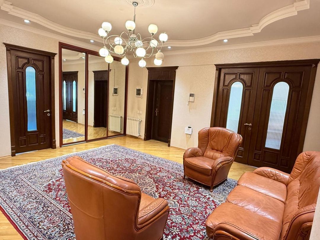 İcarəyə verilir 4 otaqlı yeni tikili 200 m² — Mənzil, Bakı (10)