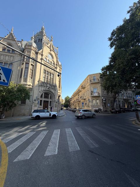 Satılır 2 otaqlı köhnə tikili 60 m² — Bakı