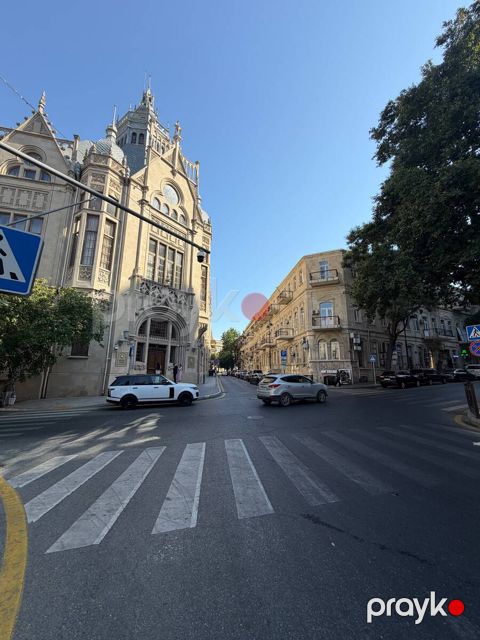 Satılır 2 otaqlı köhnə tikili 60 m²