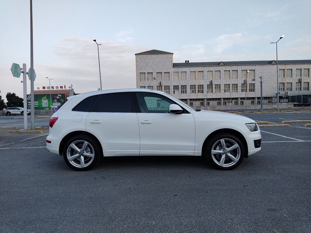 Audi Q5, 2.0 L, 2010 il, 194 300 km — Avtomobillər, Bakı (4)