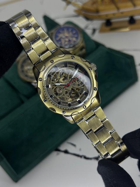Qol saatı — Wristwatches