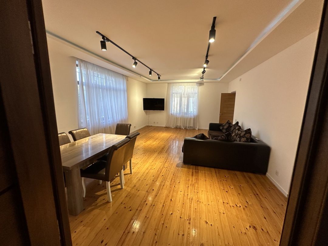İcarəyə verilir 4 otaqlı həyət evi/bağ evi 400 m² — Ev, villa, Bakı (10)