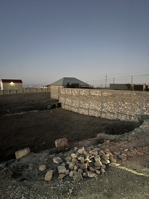 4 sot torpaq sahəsi, At yalı qəs — Bakı