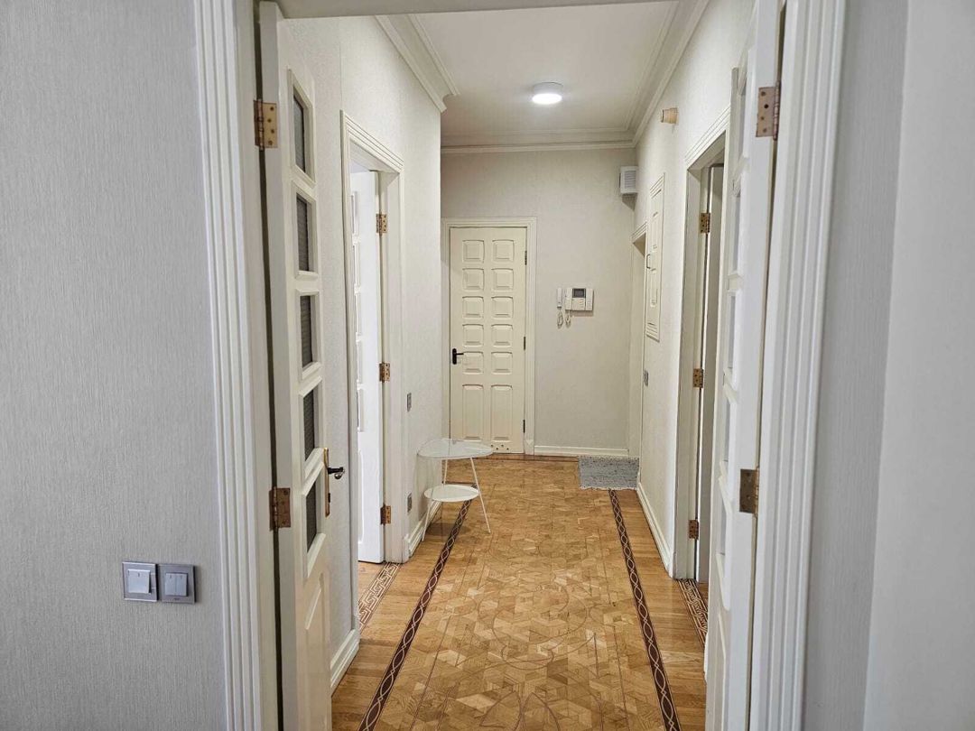 Satılır 4 otaqlı köhnə tikili 120 m² — Mənzil, Bakı